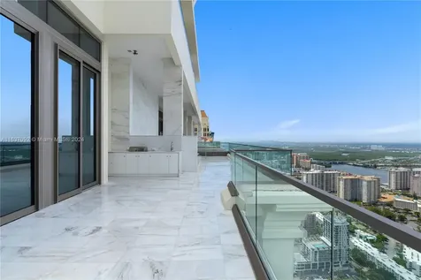 17901 Collins Sunny Isles Beach FL 33160