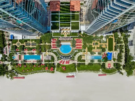 17901 Collins Sunny Isles Beach FL 33160