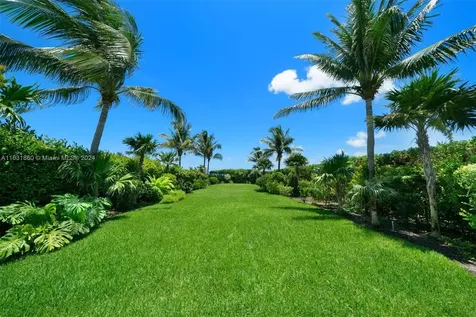 7825 Atlantic Way Miami Beach FL 33141