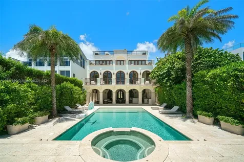7825 Atlantic Way Miami Beach FL 33141