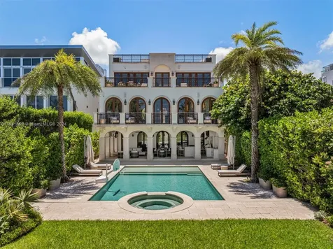 7825 Atlantic Way Miami Beach FL 33141