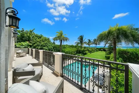 7825 Atlantic Way Miami Beach FL 33141
