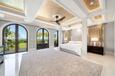 7825 Atlantic Way Miami Beach FL 33141