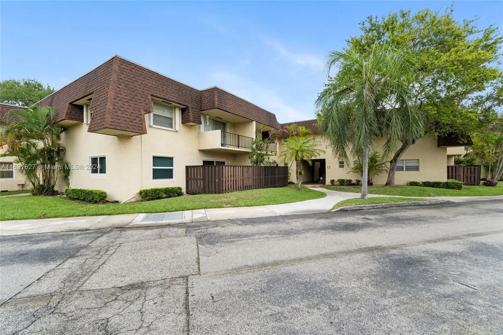9103 SW 137th Terrace Miami FL 33176