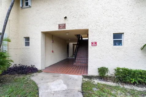 9103 SW 137th Terrace Miami FL 33176