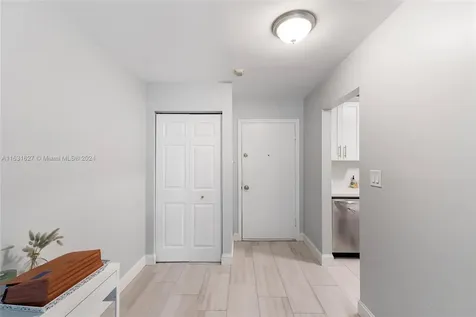 9103 SW 137th Terrace Miami FL 33176