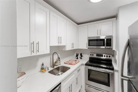 9103 SW 137th Terrace Miami FL 33176