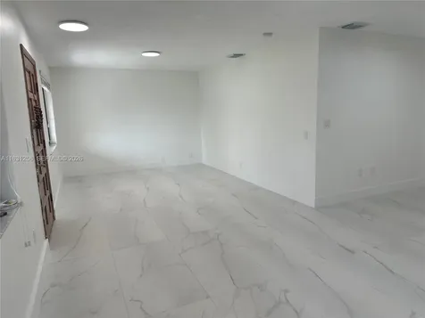 324 E 34th Street Hialeah FL 33013