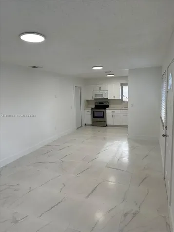 324 E 34th Street Hialeah FL 33013