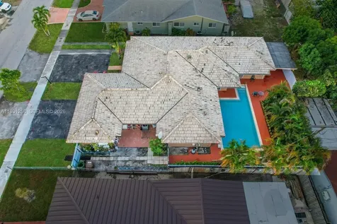 324 E 34th Street Hialeah FL 33013