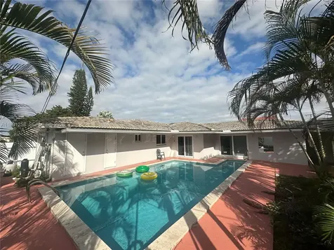 324 E 34th Street Hialeah FL 33013