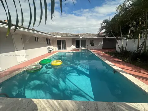 324 E 34th Street Hialeah FL 33013