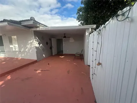 324 E 34th Street Hialeah FL 33013