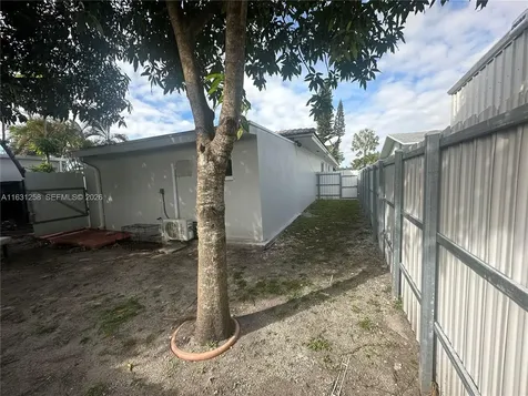 324 E 34th Street Hialeah FL 33013