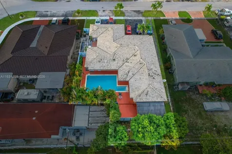 324 E 34th Street Hialeah FL 33013