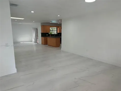 324 E 34th Street Hialeah FL 33013