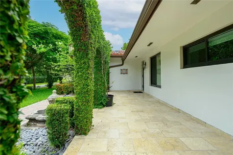 8740 SW 181st Terrace Palmetto Bay FL 33157