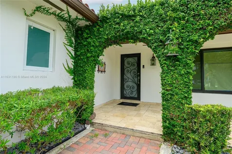 8740 SW 181st Terrace Palmetto Bay FL 33157