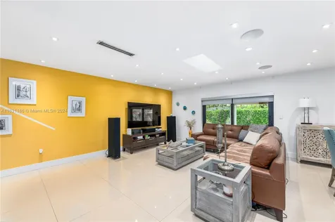 8740 SW 181st Terrace Palmetto Bay FL 33157