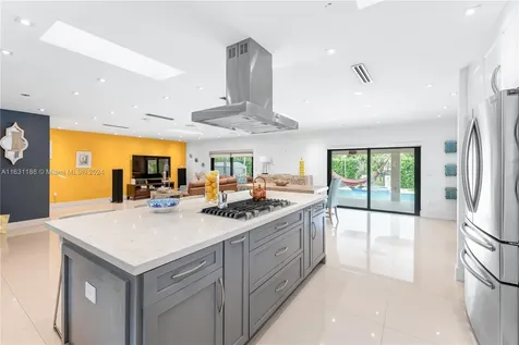 8740 SW 181st Terrace Palmetto Bay FL 33157