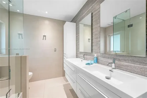 8740 SW 181st Terrace Palmetto Bay FL 33157