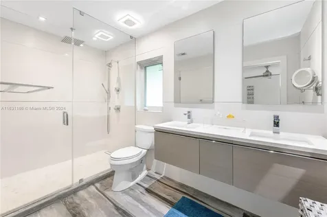 8740 SW 181st Terrace Palmetto Bay FL 33157