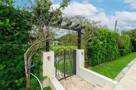 8740 SW 181st Terrace Palmetto Bay FL 33157