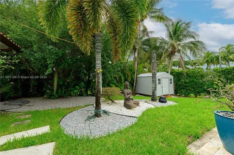 8740 SW 181st Terrace Palmetto Bay FL 33157