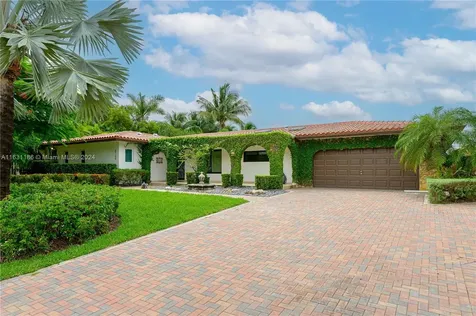 8740 SW 181st Terrace Palmetto Bay FL 33157