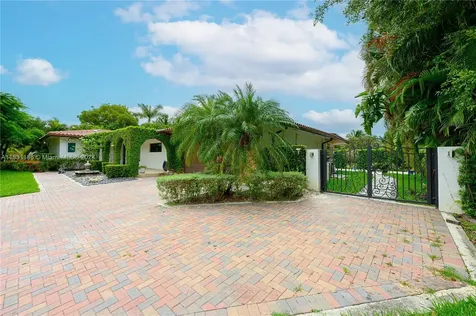 8740 SW 181st Terrace Palmetto Bay FL 33157