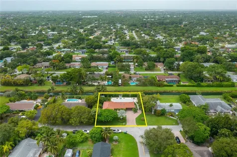 8740 SW 181st Terrace Palmetto Bay FL 33157