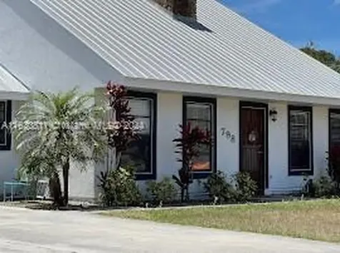 798 SE Walters Terrace Port St. Lucie FL 34983