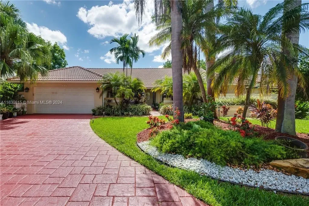 899 NW 107th Lane Coral Springs FL 33071