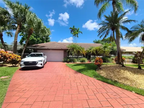 899 NW 107th Lane Coral Springs FL 33071