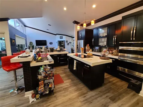 899 NW 107th Lane Coral Springs FL 33071