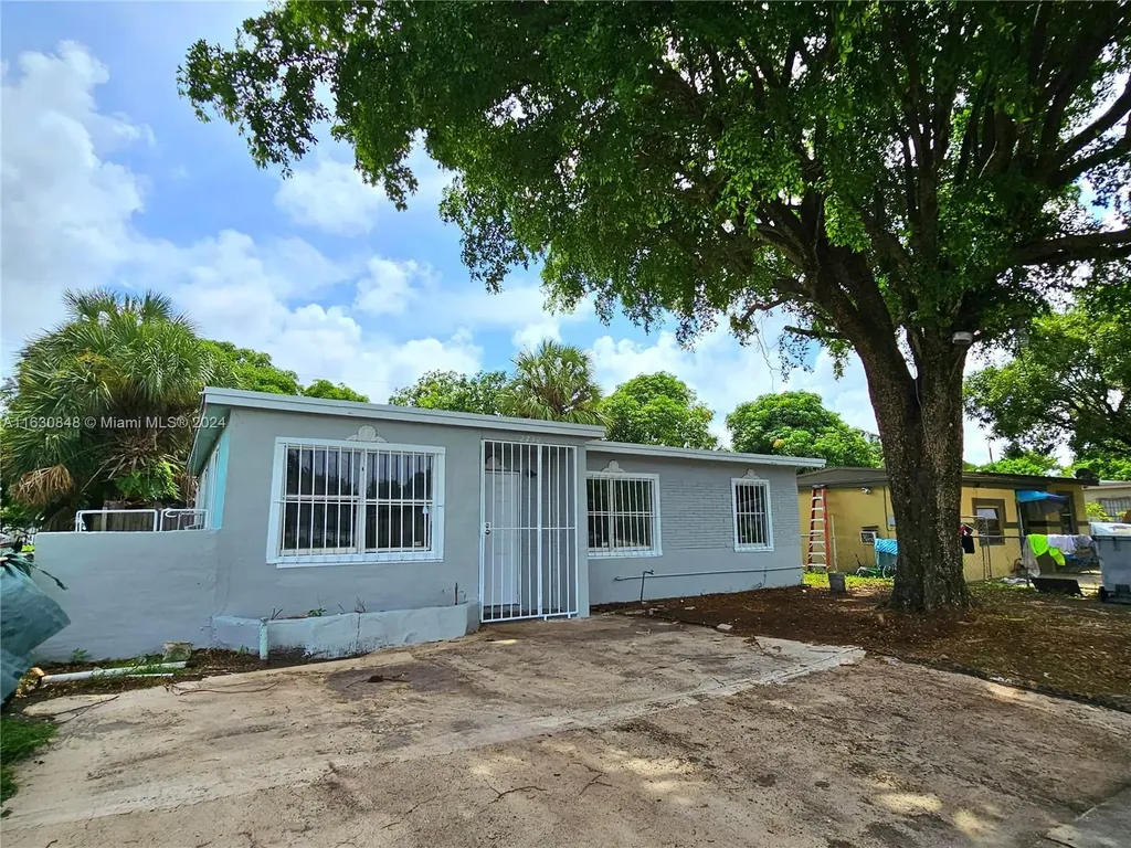 2732 NW 5th Street Pompano Beach FL 33069