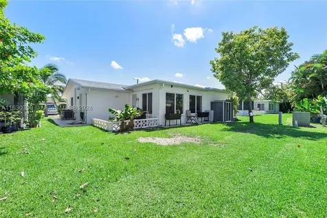4905 NW 53rd Street Tamarac FL 33319