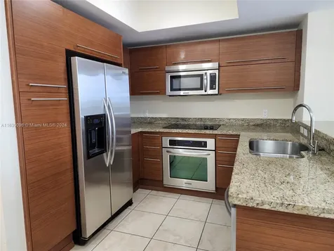 2641 N Flamingo Road Sunrise FL 33323
