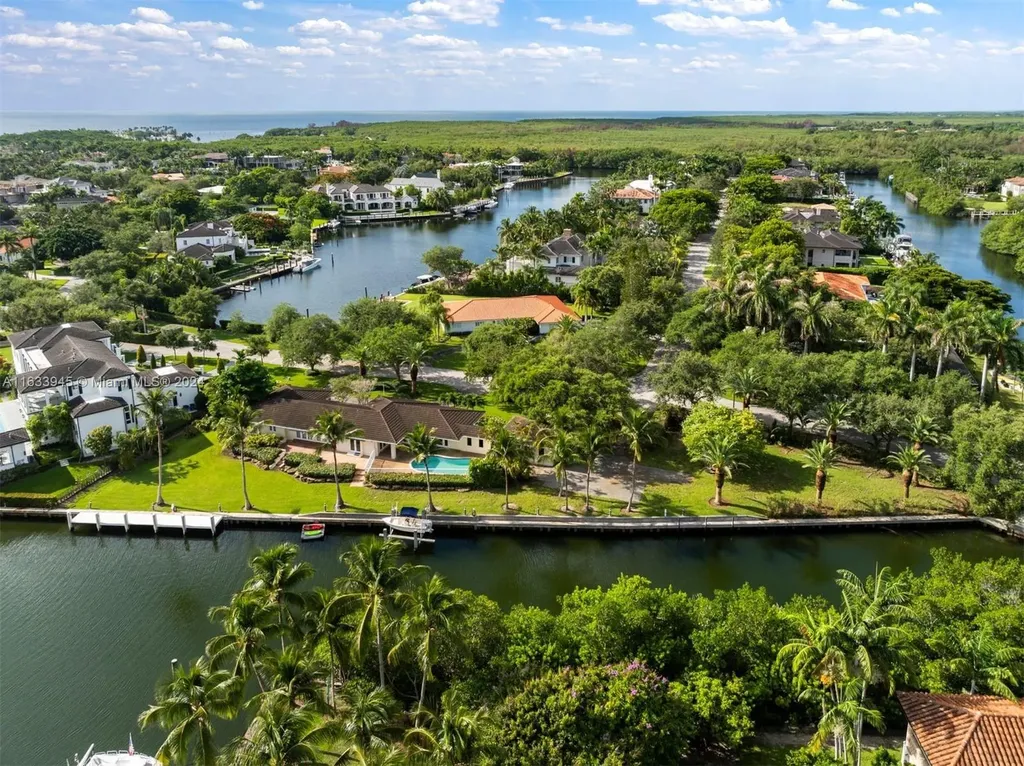695 Solano Prado Coral Gables FL 33156