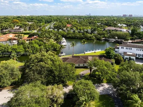 695 Solano Prado Coral Gables FL 33156
