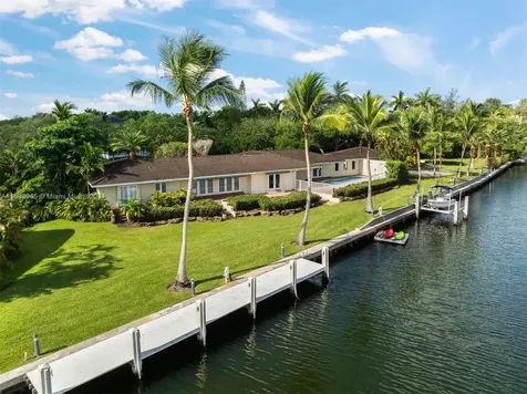 695 Solano Prado Coral Gables FL 33156