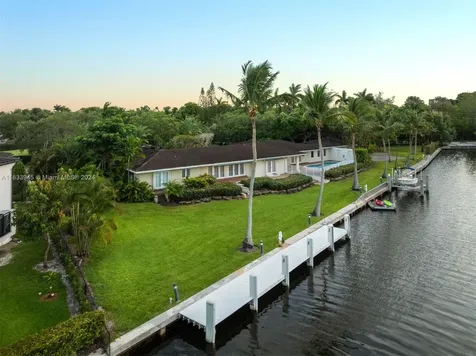 695 Solano Prado Coral Gables FL 33156