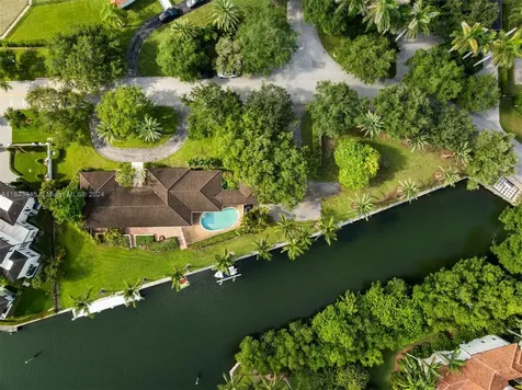 695 Solano Prado Coral Gables FL 33156