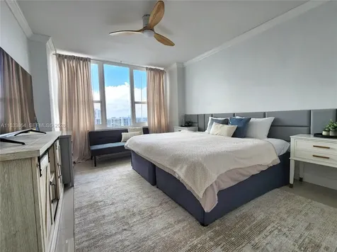3505 S Ocean Drive Hollywood FL 33019