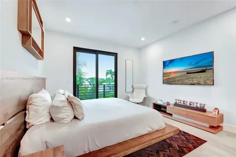 1120 NE 10th Avenue Fort Lauderdale FL 33304