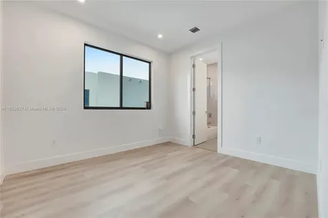 1120 NE 10th Avenue Fort Lauderdale FL 33304