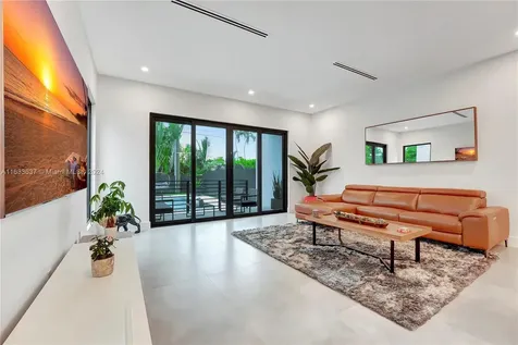 1120 NE 10th Avenue Fort Lauderdale FL 33304