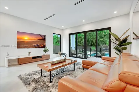 1120 NE 10th Avenue Fort Lauderdale FL 33304