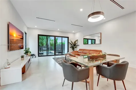 1120 NE 10th Avenue Fort Lauderdale FL 33304