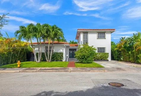 7520 Hispanola Avenue North Bay Village FL 33141